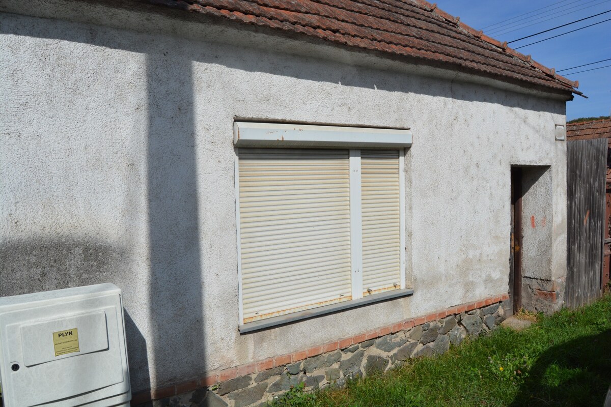 Na predaj starý dom so stavebným pozemkom v Lošonci pre developera ! — foto 2