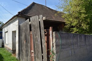 Na predaj starý dom so stavebným pozemkom v Lošonci pre developera ! — foto 1