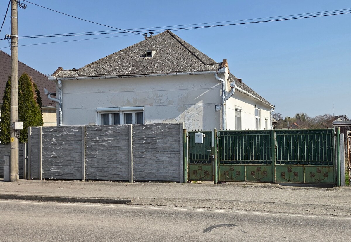 Na predaj rodinný dom v obci Sap, v tesnej blízkosti Dunaja.