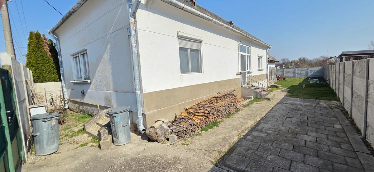 Na predaj rodinný dom v obci Sap, v tesnej blízkosti Dunaja. — foto 2