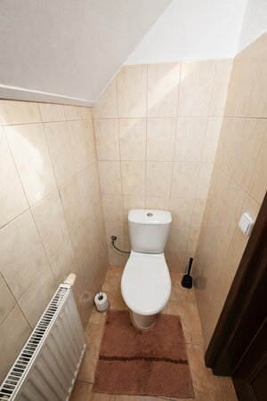 Rezervované - Dvojpodlažný 6-izbový dom s pivnicou, BLATNÉ — foto 19