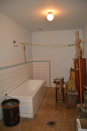 Chalúpka schúlená v okolitých ovocných sadoch! — foto 11