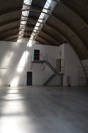 Prenájom haly s pevnou parabolickou konštrukciou, 1000 m2, Hlohovec! — foto 4