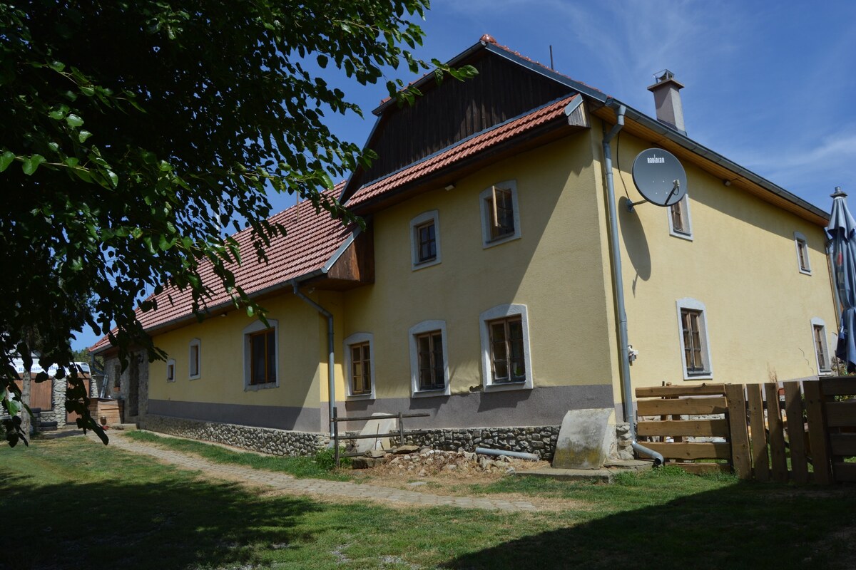 Štýlový historický mlyn na myjavských kopanichiach, okamžité bývanie!
