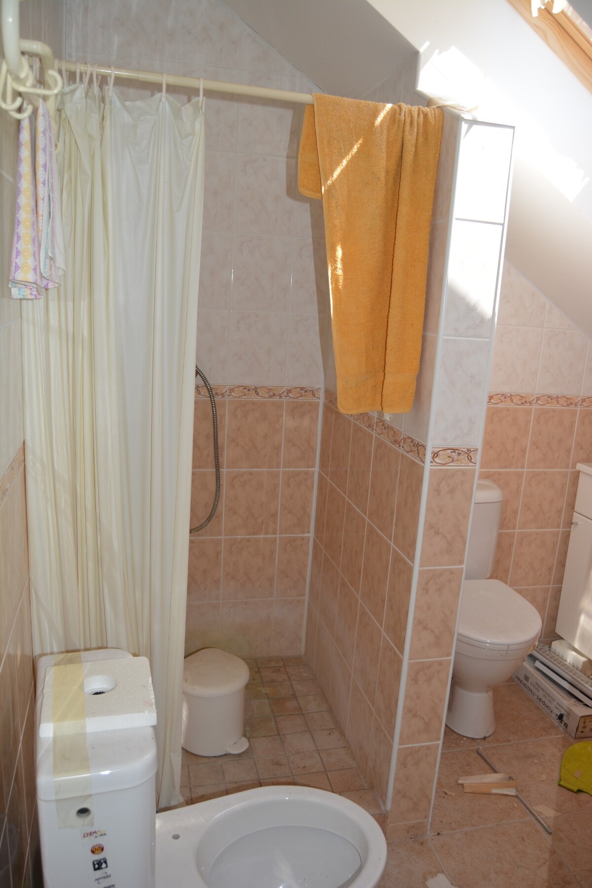 V blízkosti centra Piešťan, malý domček, garáž, pozemok pre bývanie! — foto 12