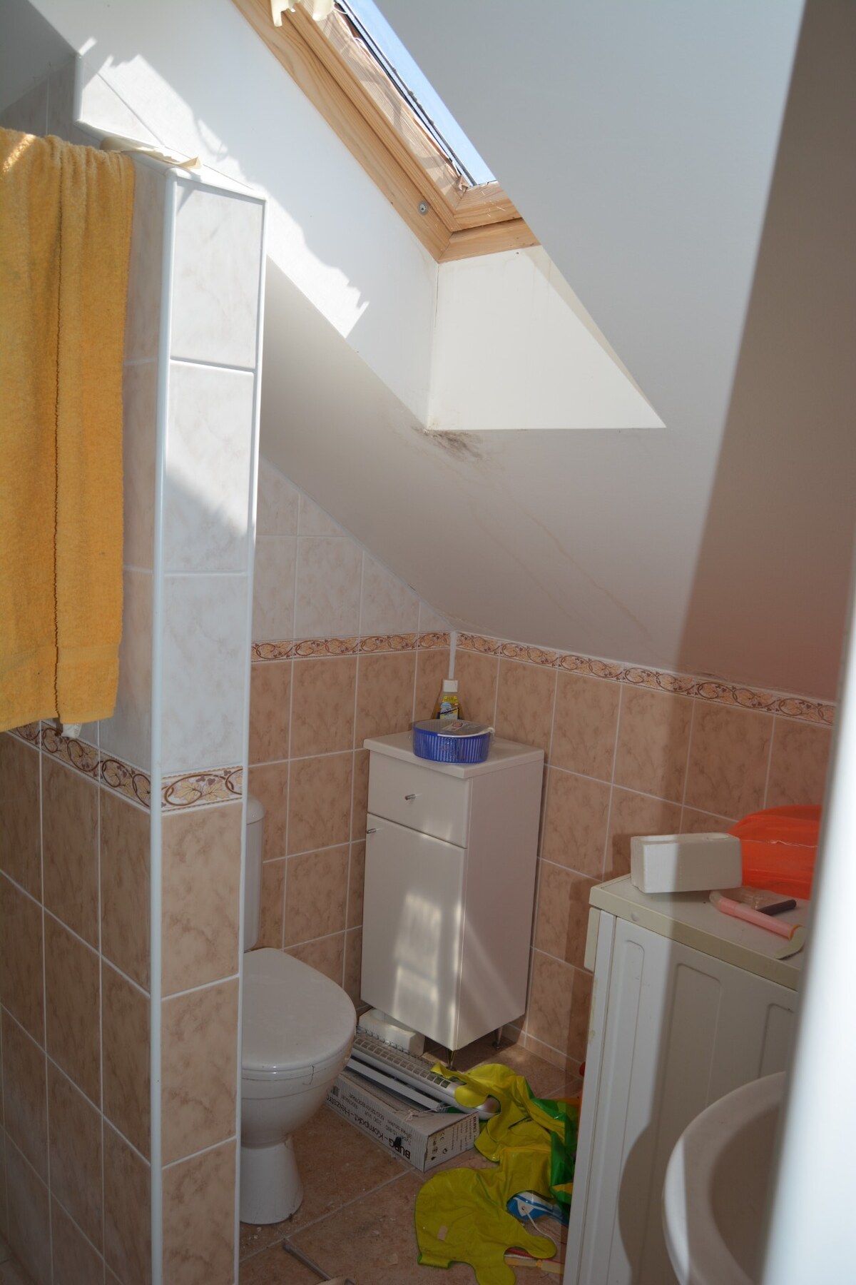 V blízkosti centra Piešťan, malý domček, garáž, pozemok pre bývanie! — foto 13