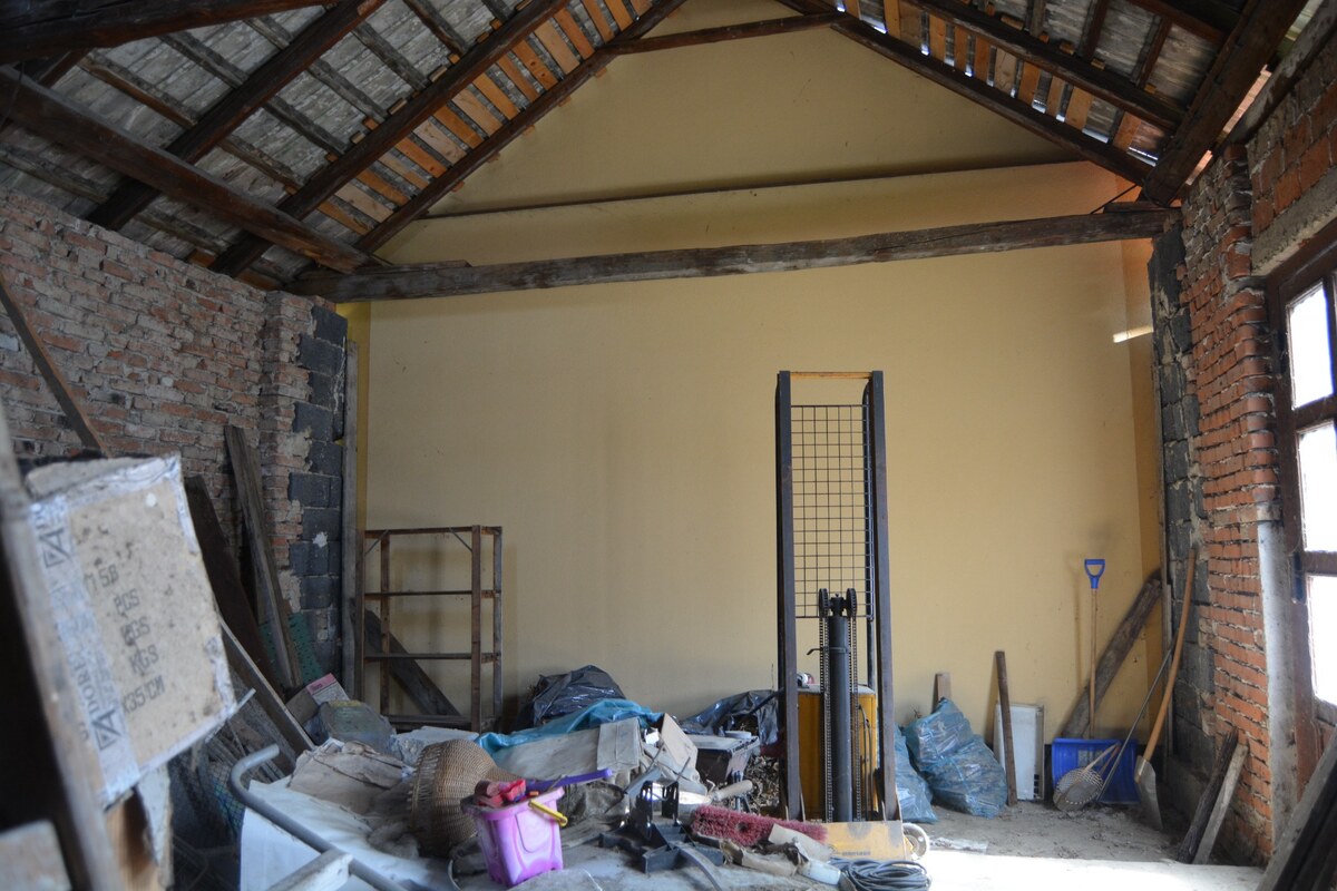 V blízkosti centra Piešťan, malý domček, garáž, pozemok pre bývanie! — foto 14