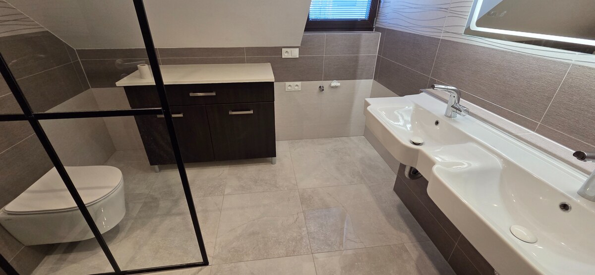 Na predaj priestranný 6,5-izbový rodinný dom, kde budete chcieť žiť! — foto 11
