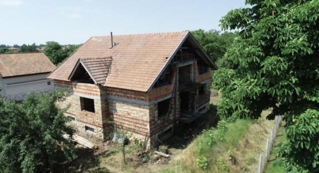 Predám pozemok s rozostavaným domom v Hurbanove — foto 5
