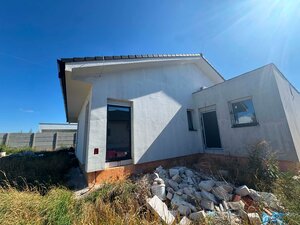Predám novostavbu rodinného domu s garážou vo Dvoroch nad Žitavou — foto 2