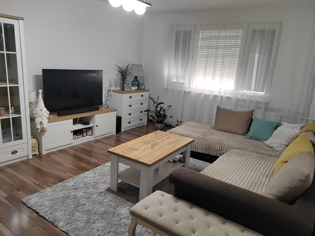 Predám 2 izbový byt na sídlisku Juh v Nových Zámkoch — foto 2