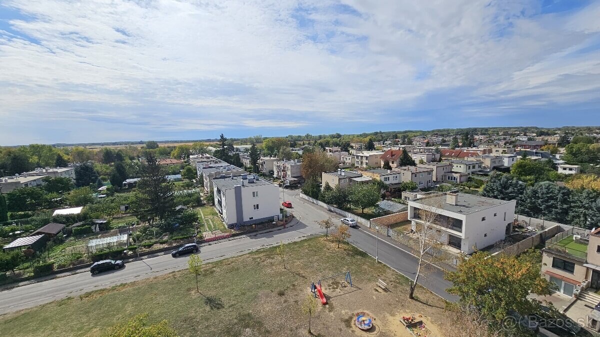 Predám 3 izbový byt s balkónom na sídlisku Juh v Nových Zámkoch — foto 10
