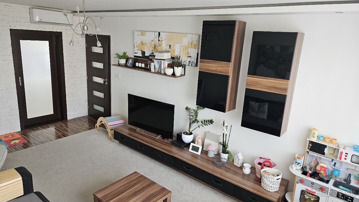 Predám 3 izbový byt s balkónom na sídlisku Juh v Nových Zámkoch — foto 4