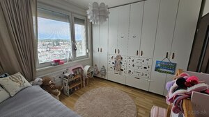 Predám 3 izbový byt s balkónom na sídlisku Juh v Nových Zámkoch — foto 9