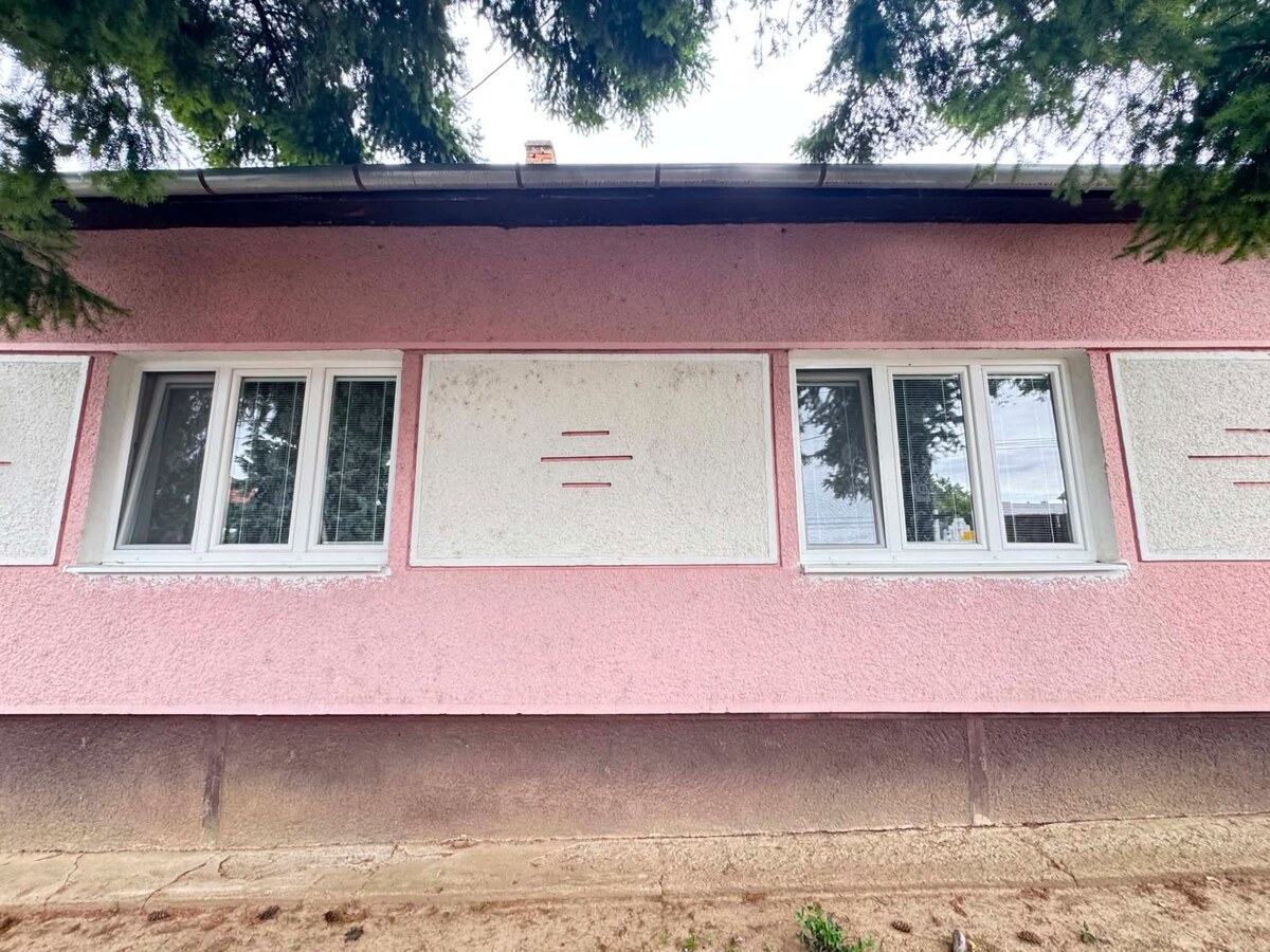 Predám rodinný dom s veľkým pozemkom v obci Černík — foto 14