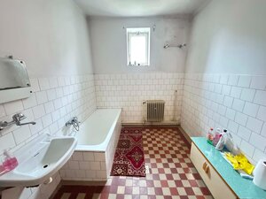 Predám rodinný dom s veľkým pozemkom v obci Černík — foto 11