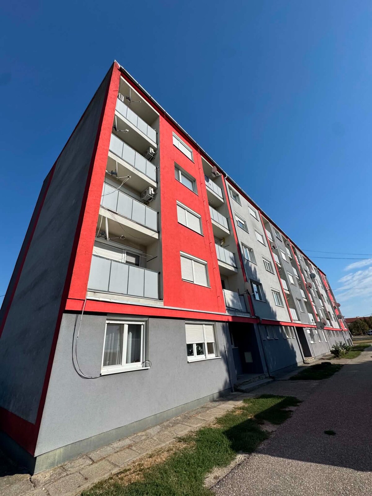 Exkluzívne! Predám 3 izbový byt s loggiou v obci Bajč — foto 11
