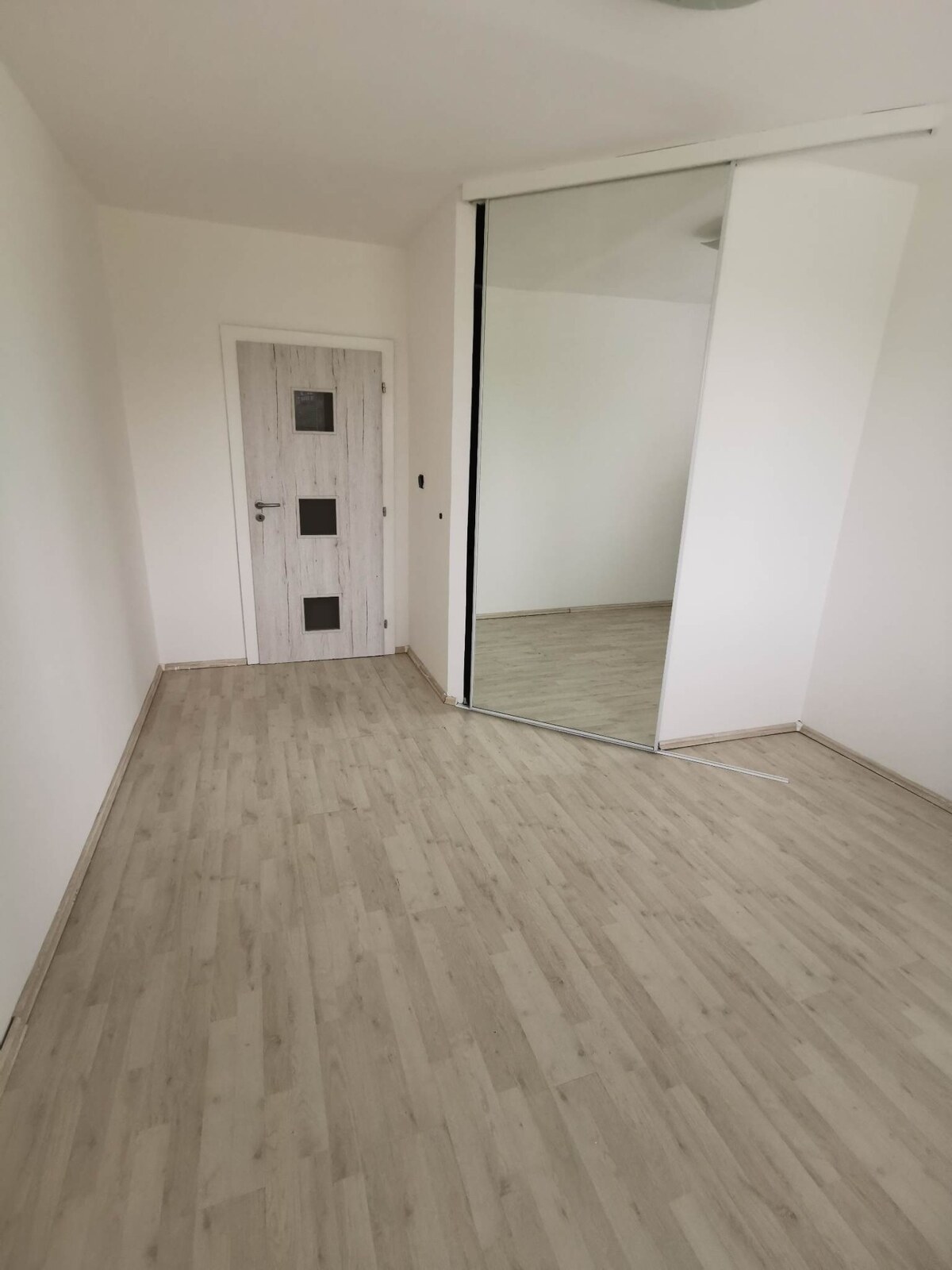 Prenajmem 2 izbový byt s balkónom v Nových Zámkoch — foto 6