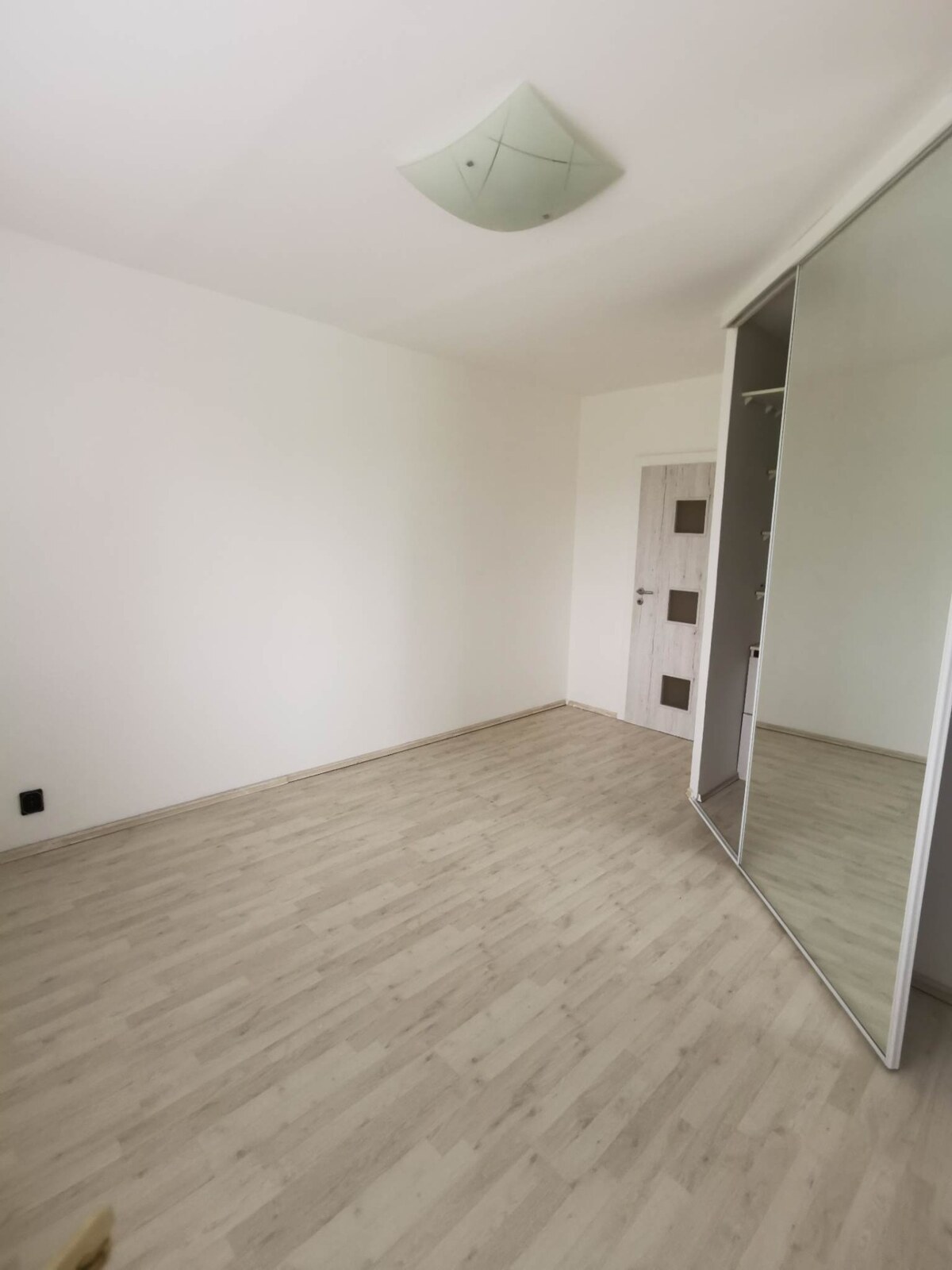 Prenajmem 2 izbový byt s balkónom v Nových Zámkoch — foto 7