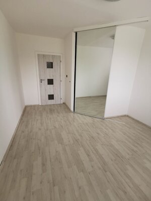 Prenajmem 2 izbový byt s balkónom v Nových Zámkoch — foto 6