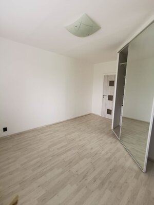 Prenajmem 2 izbový byt s balkónom v Nových Zámkoch — foto 7