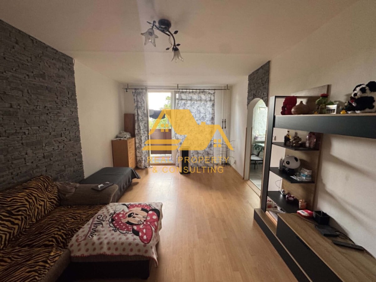 Exkluzívne! Predám 3 izbový byt s 2 balkónmi v Nových Zámkoch — foto 2