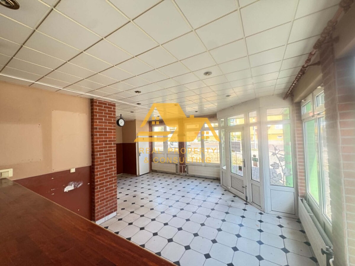 Predám budovu s obchodným duchom v centre Nových Zámkov — foto 4