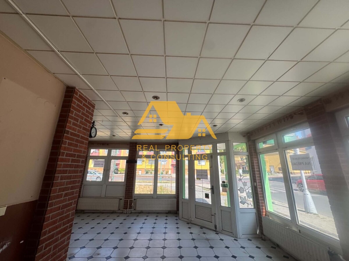 Predám budovu s obchodným duchom v centre Nových Zámkov — foto 5