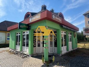 Predám budovu s obchodným duchom v centre Nových Zámkov — foto 2