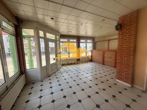 Predám budovu s obchodným duchom v centre Nových Zámkov — foto 3
