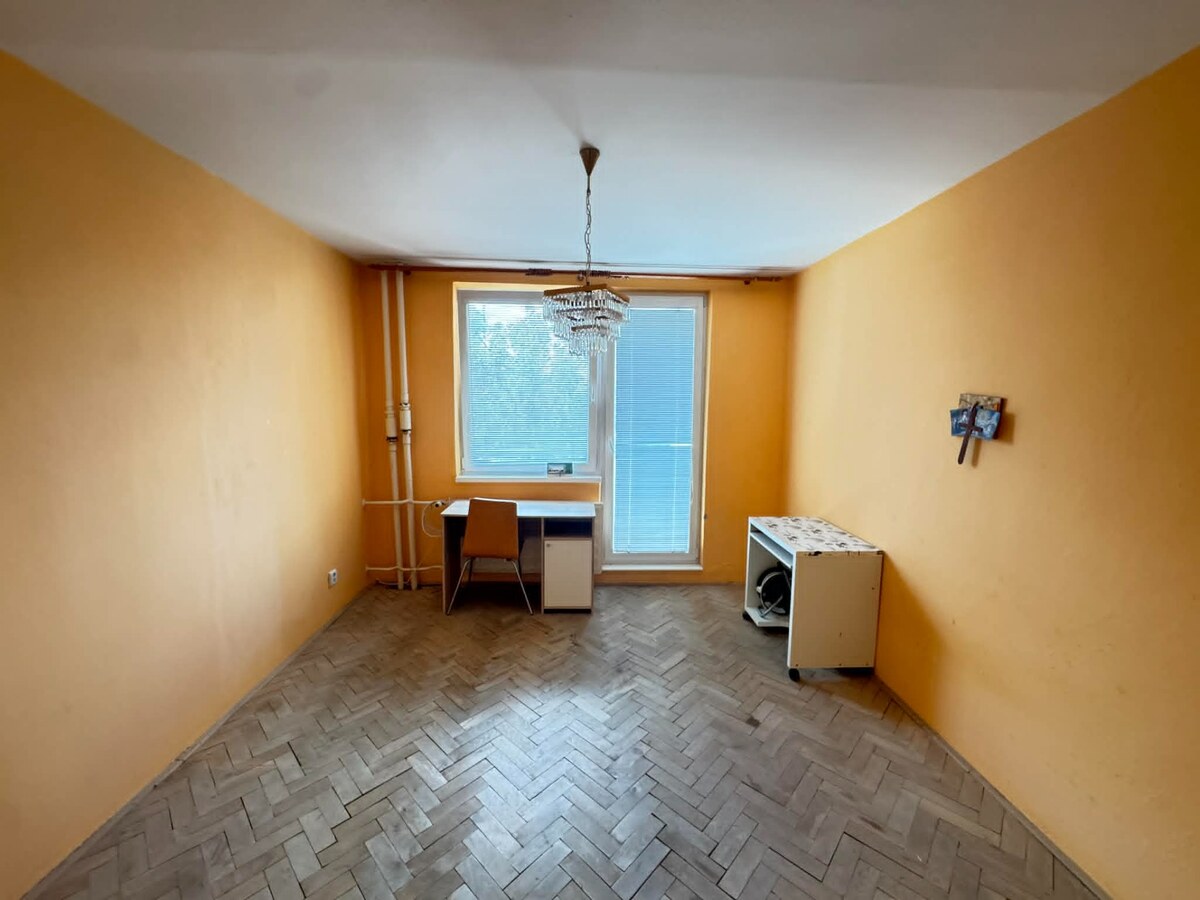 Exkluzívne! Predám 2 izbový byt s veľkým balkónom v Nových Zámkoch — foto 5