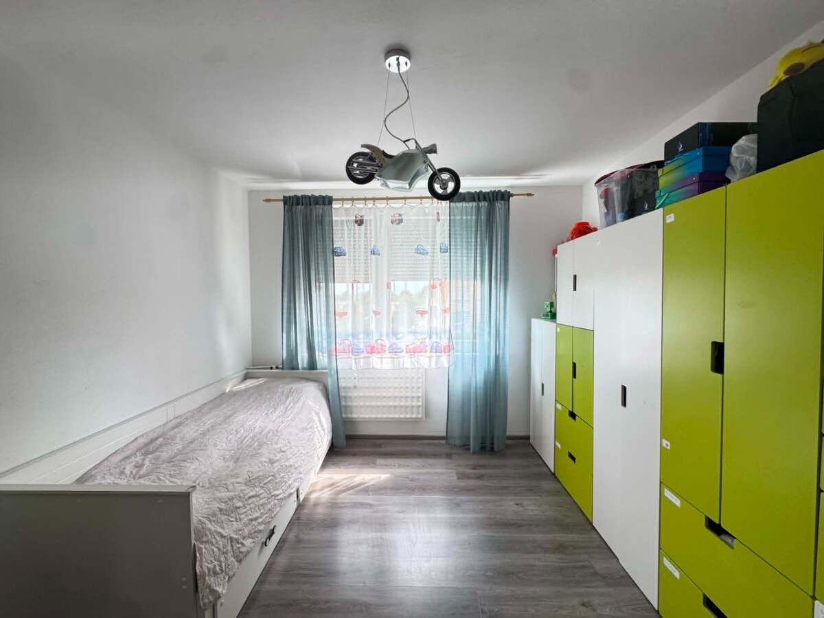 Predám pekný 3 izbový byt s balkónom v Nových Zámkoch — foto 5