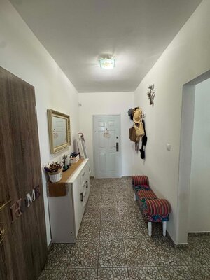 Predám pekný 3 izbový byt s balkónom v Nových Zámkoch — foto 10