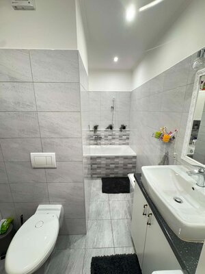 Predám pekný 3 izbový byt s balkónom v Nových Zámkoch — foto 7