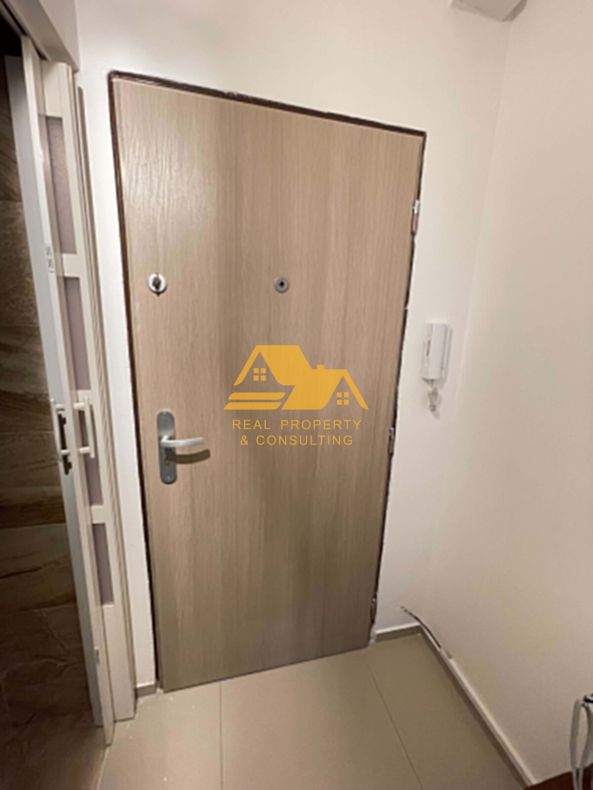Prenajmem garzónku s balkónom neďaleko centra v Nových Zámkoch — foto 6