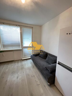 Prenajmem garzónku s balkónom neďaleko centra v Nových Zámkoch — foto 4