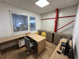 Priemyselná hala s kanceláriami a parkovaním v Nových Zámkoch — foto 2
