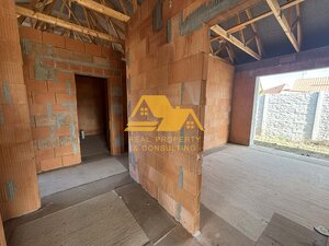 Predám novostavbu rodinného domu s garážou v Nových Zámkoch — foto 7