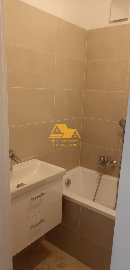 Prerobený 2 izbový byt s balkónom v Nových Zámkoch — foto 4