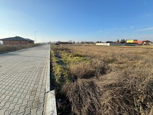 Predám stavebný pozemok vo Dvoroch nad Žitavou — foto 1