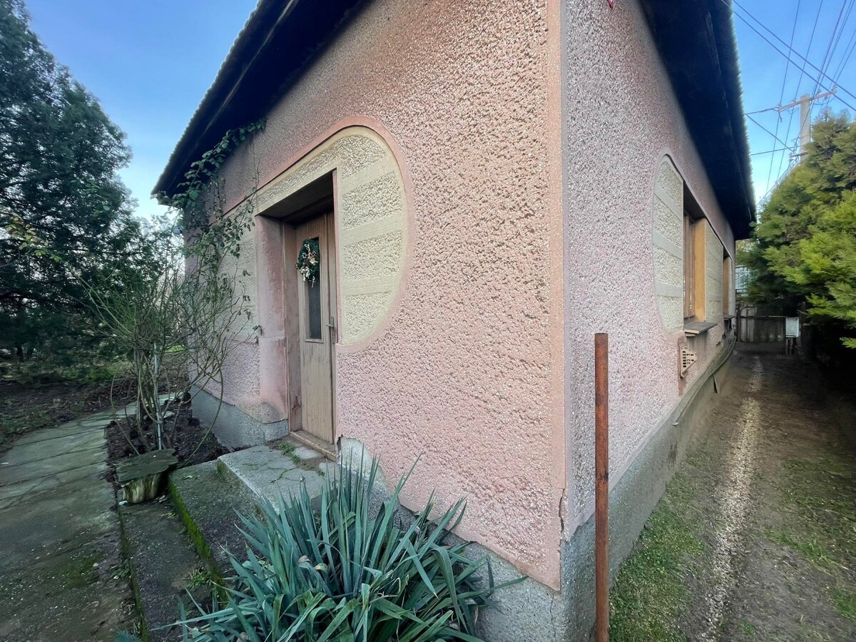 Predám rodinný dom s veľkým pozemkom v obci Imeľ — foto 5