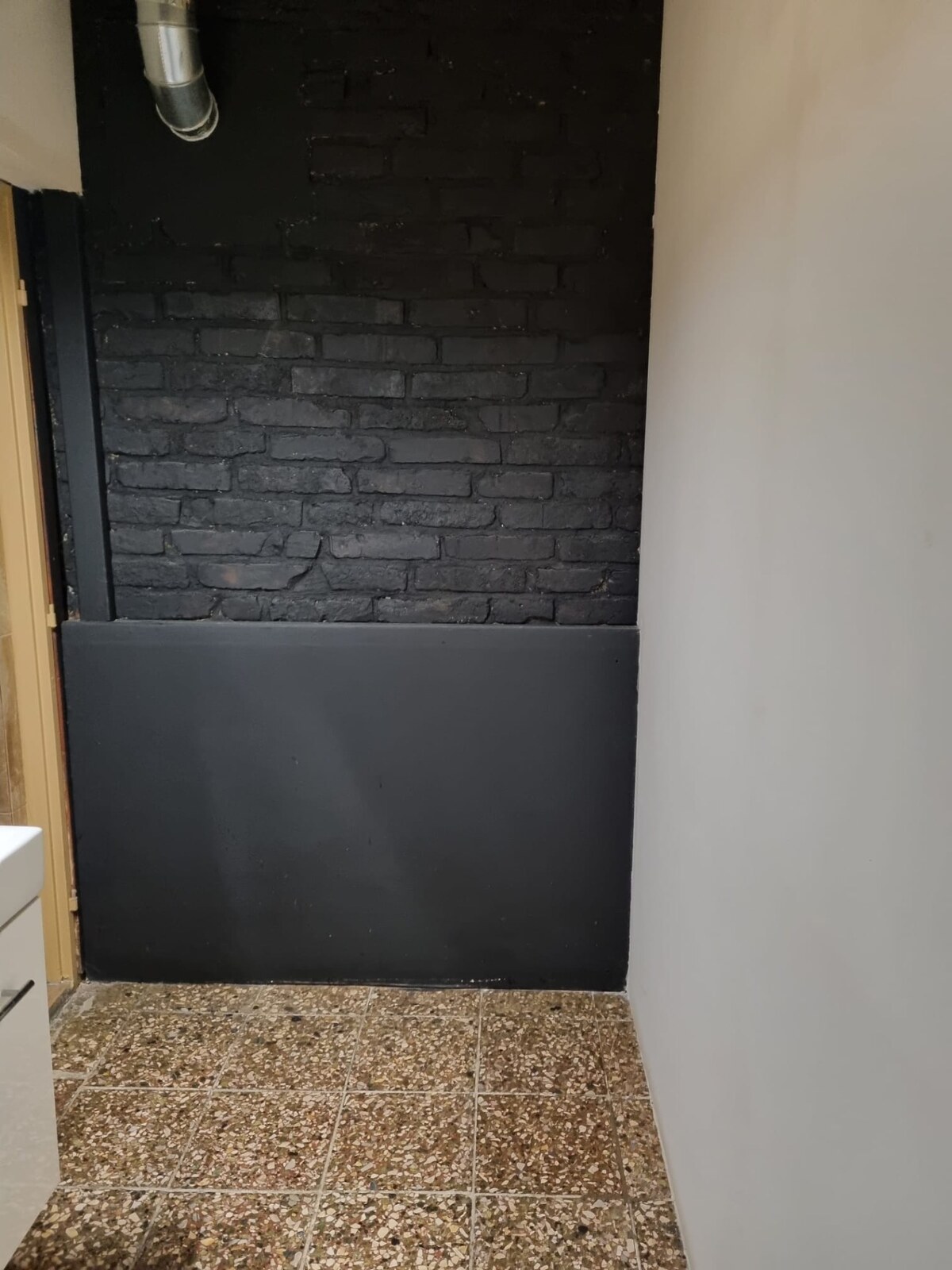 Predám obchodný priestor v Komjaticiach — foto 9