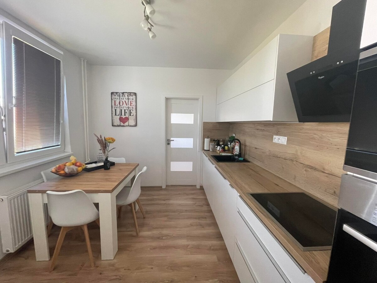 Prenajmem pekný 3 izbový byt s balkónom v Nových Zámkoch