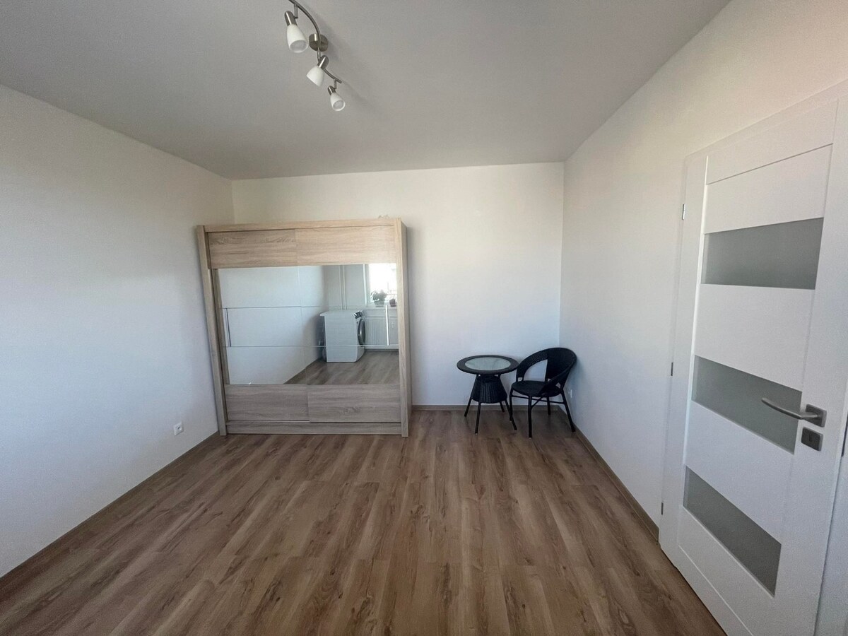 Prenajmem pekný 3 izbový byt s balkónom v Nových Zámkoch — foto 5