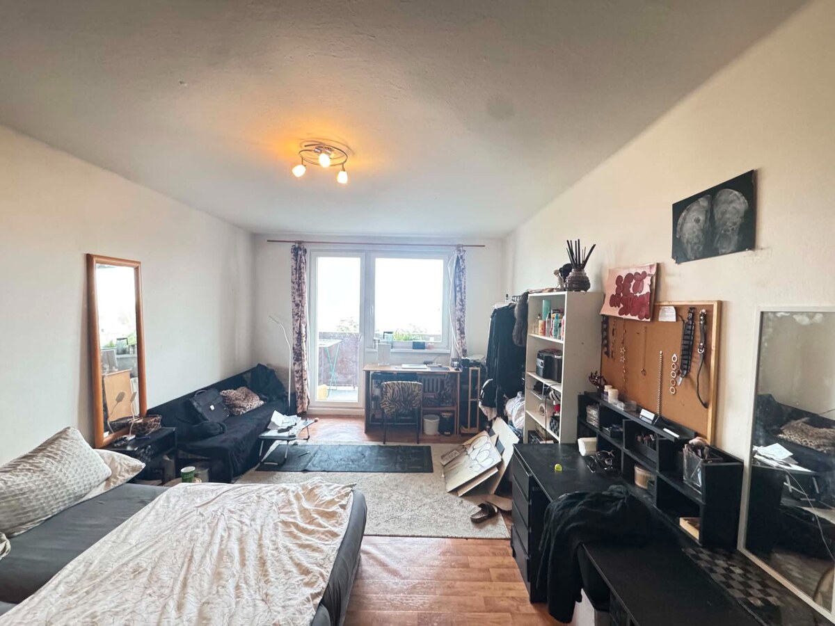 Exkluzívne! Predám 1 izbový byt s balkónom v Nových Zámkoch