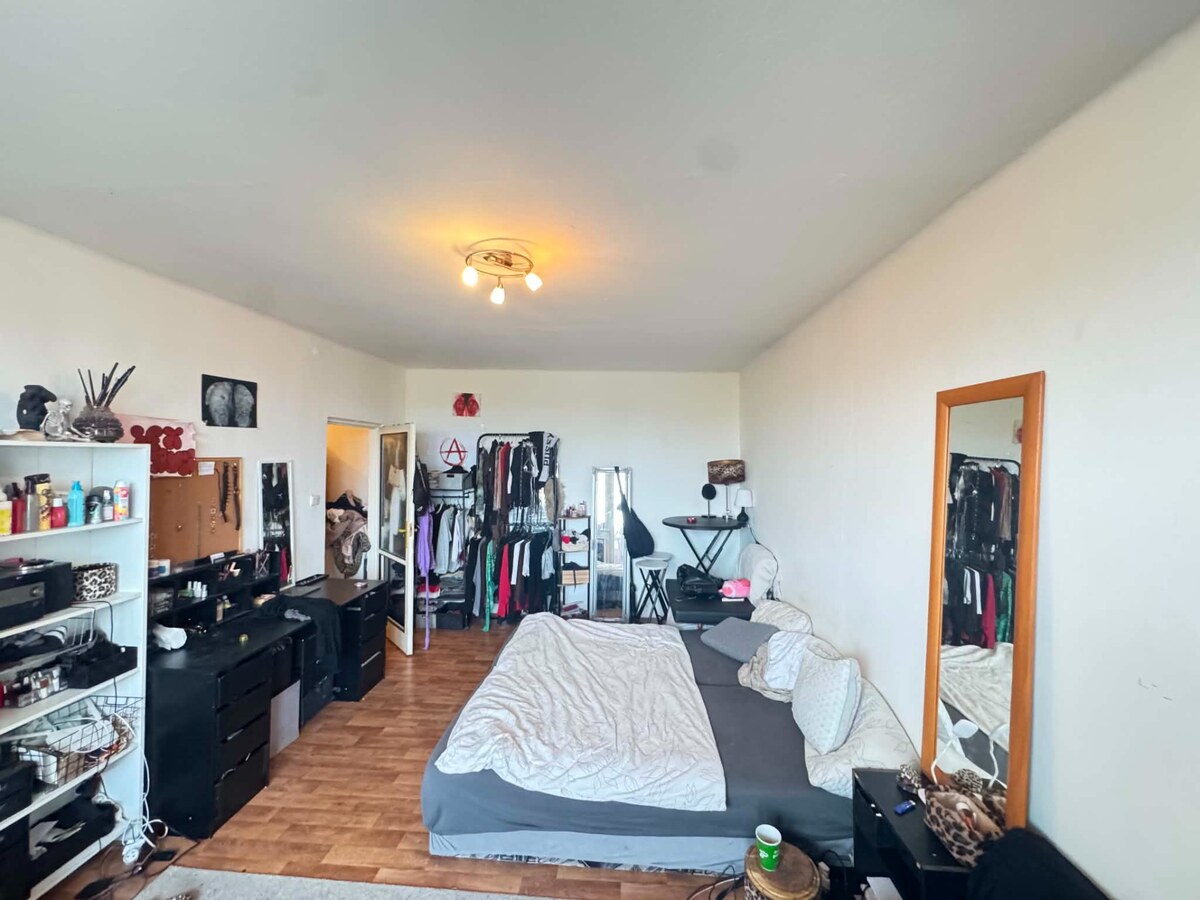Exkluzívne! Predám 1 izbový byt s balkónom v Nových Zámkoch — foto 2