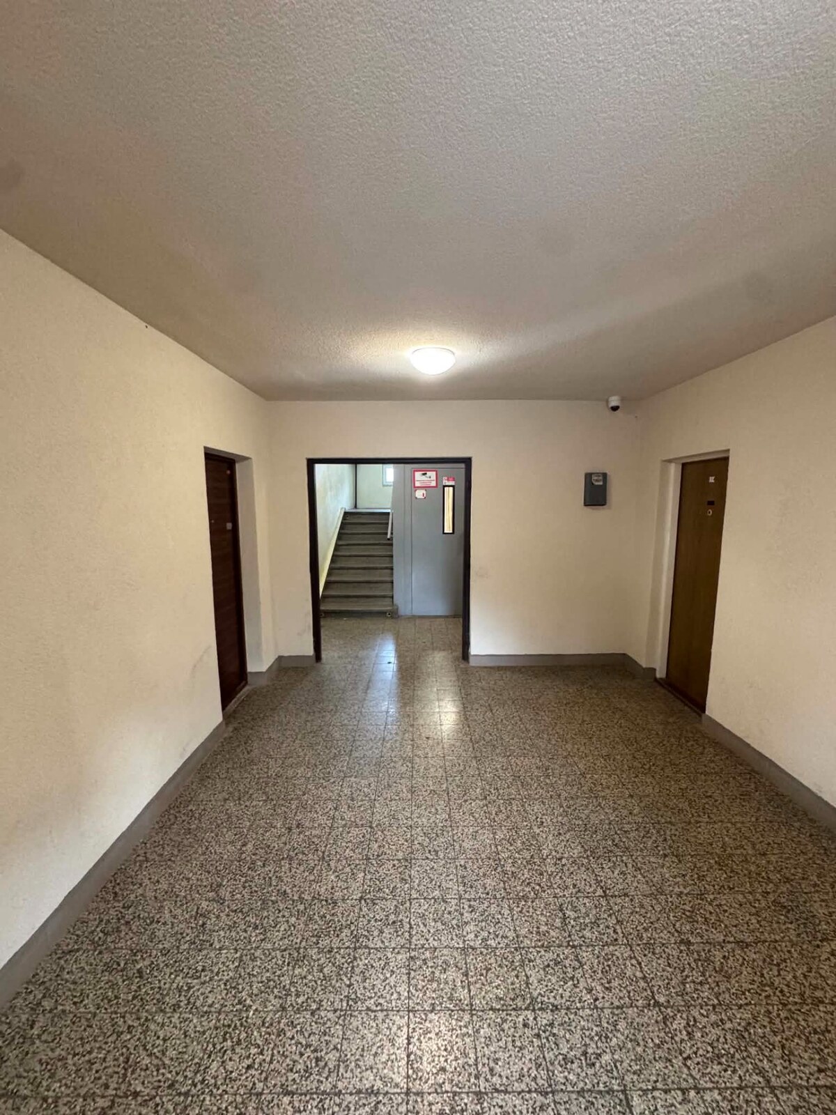 Exkluzívne! Predám 1 izbový byt s balkónom v Nových Zámkoch — foto 9