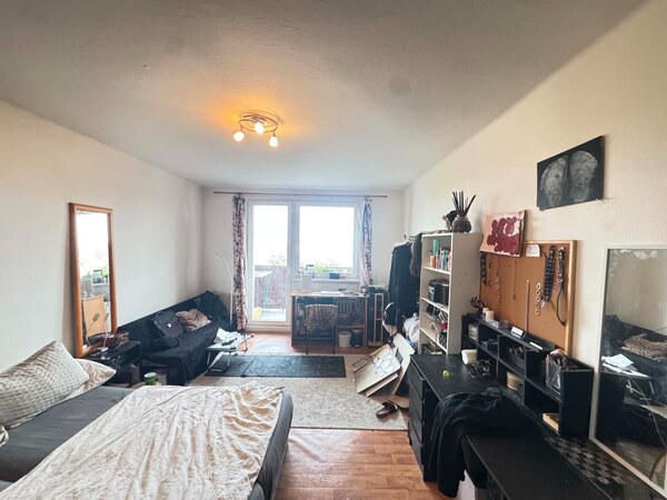 Exkluzívne! Predám 1 izbový byt s balkónom v Nových Zámkoch