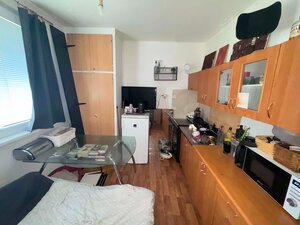 Exkluzívne! Predám 1 izbový byt s balkónom v Nových Zámkoch — foto 3