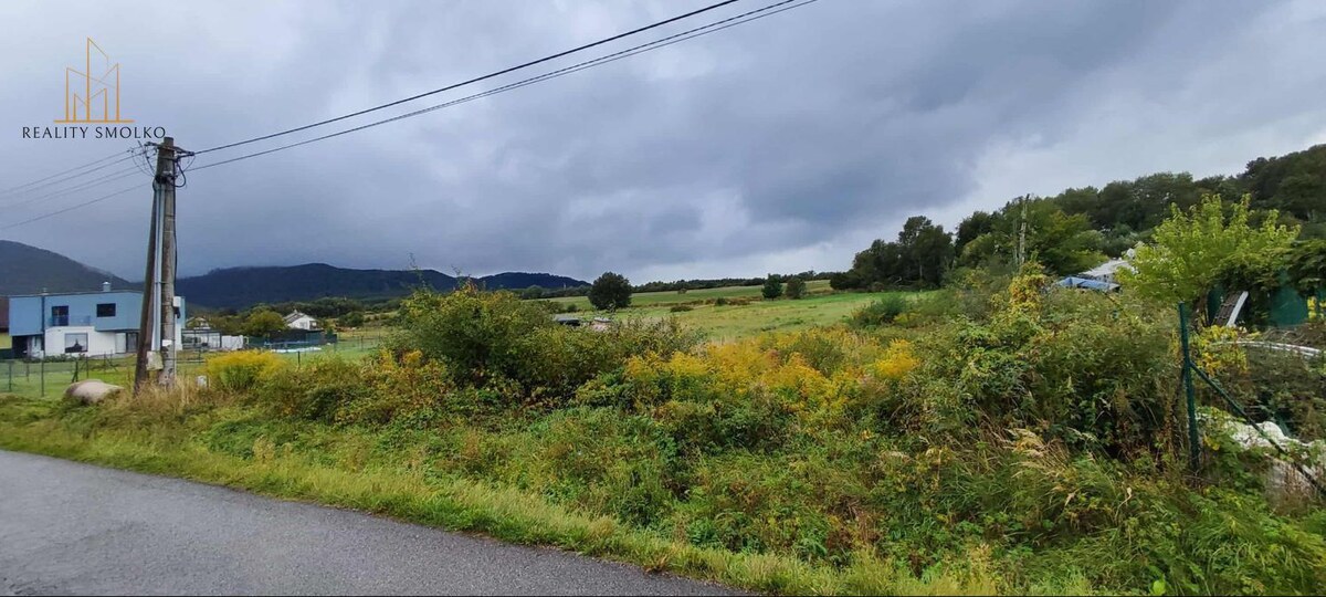 EXKLUZÍVNE - pozemok k výstavbe RD - 1222 m² - Vyšná Šebastová - Prešo